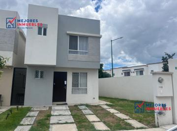 Casa · 90m² · 3 Recámaras · 3 Estacionamientos · Casa en Venta en Fraccionamiento de Alba