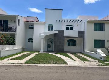 Casa · 210m² · 4 Recámaras · 3 Estacionamientos · Casa en Renta en San Juan del Rio Queretaro