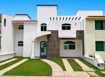 Casa · 210m² · 4 Recámaras · 3 Estacionamientos · Casa en Renta en San Juan del Rio Queretaro