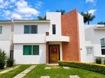 Casa · 246m² · 4 Recámaras · 2 Estacionamientos · Casa en Renta en San Juan del Rio Queretaro