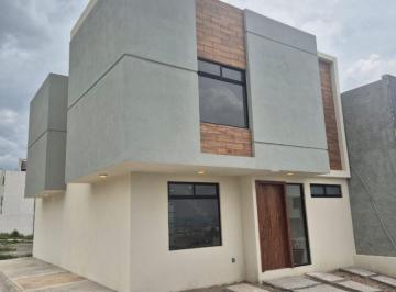 Casa de 3 habitaciones, Pachuca · Hermosa Residencia Dentro de Fraccionamiento Salida a Carretera Pachuca - Tulancingo, 3 Niv. 3 Rec.
