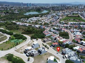 86b2dc1306ca575f7355f574a15f4ea909a3a9e9dc8b6962a24de4349e7d7290 · Terreno en Juriquilla Fraccionamiento Lago de Juriquilla