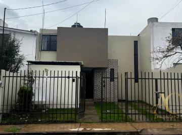 Casa · 105m² · 3 Recámaras · 2 Estacionamientos · Renta Casa en Mayorazgo El Paraiso