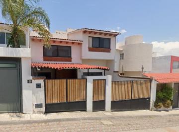 Casa de 4 habitaciones, Querétaro · Casa con 210 m² de Terreno y 4 Recámaras en Venta en Milenio III
