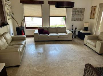 Casa · 478m² · 4 Recámaras · 2 Estacionamientos · Casa en Villantigua