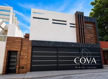 Casa · 337m² · 3 Recámaras · 2 Estacionamientos · Casa en Venta Col. Altavista