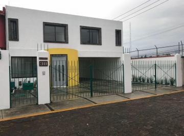 Casa en condominio de 4 habitaciones, Metepec · Casa en Renta de Cuatro Recamaras, Jardin y Alberca en Privada Metepec