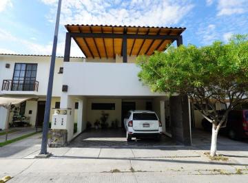 Casa de 3 habitaciones, León · Casa en Venta – La Yesca, León, Gto $2,700,000 de 137 m²