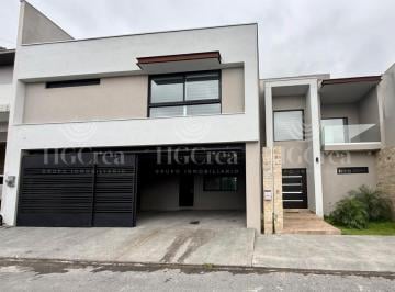Casa de 3 habitaciones, Santa Catarina · Casa en Renta en Valle Poniente