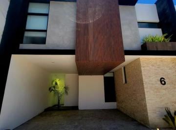 Casa · 3 Recámaras · 2 Estacionamientos · Casa Town House en Venta en Zona Country, Mérida Yucatán
