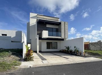 Casa · 209m² · 3 Recámaras · 2 Estacionamientos · Casa en Venta en Lomas de La Rioja