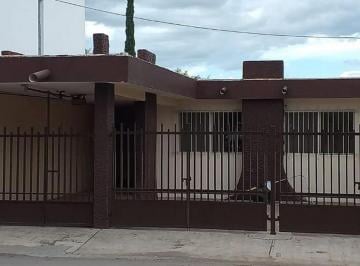 Casa de 3 habitaciones, Victoria · Casa en Renta, Blvd. Adolfo López Mateos