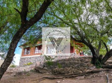 Casa · 239m² · 3 Recámaras · 10 Estacionamientos · Casa en Venta en Campestre del Bosque