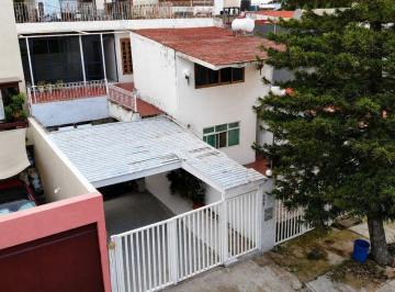 Casa · 472m² · 9 Recámaras · 2 Estacionamientos · Casa en Venta en Providencia con Oficianas