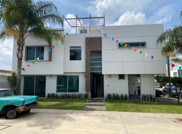 Casa en condominio de 4 habitaciones, Zapopan · Residencia de Súper Lujo en Esquina – La Cima, Zapopan (4 Recámaras + Jacuzzi)