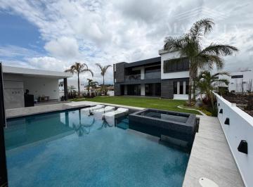Casa de 4 habitaciones, Atlatlahucan · Estrene Bellísima Residencia en Zona Nueva, con Vista y Fogatero