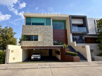 1 · Casa Amueblada en Renta en Mitica Residencial, Zona Real, Zapopan