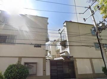 Casa de 3 habitaciones, Benito Juárez · Casa Amplia y Elegante en Fraccionamiento Privado de Adjudicacion, Cerca del Parque de Los Venados