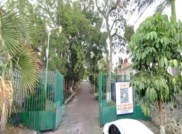 Casa de 3 habitaciones, Temixco · Casa en Tres Niveles con Superficie de Terreno de 642 m² de Terreno, con 3 Recámaras y Alberca.