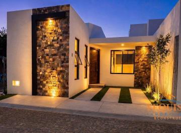 Casa de 3 habitaciones, Tequisquiapan · Casa en Venta Cerca del Centro de Tequisquiapan de Una Planta con Terraza.