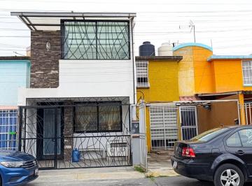 Casa · 100m² · 2 Recámaras · 1 Estacionamiento · Casa en Venta en Galaxia La Laguna | Recámara Principal Ampliada y Terraza Techada