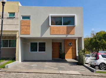 Casa en condominio de 3 habitaciones, Zapopan · Casa en Venta en Parques del Centinela I.