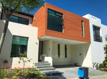 Casa · 257m² · 3 Recámaras · 2 Estacionamientos · Casa en Renta en Parque Durango, Zona Lomas de Angelópolis III, Cascatta