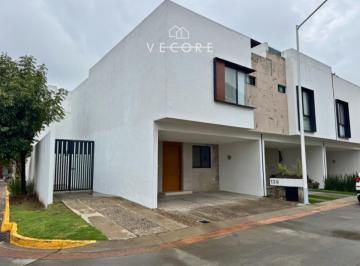1 · Casa en Renta en Aurea Residencial, San Pedro Tlaquepaque