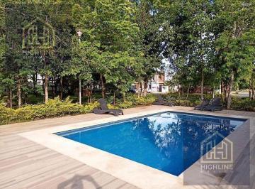 Casa · 80m² · 2 Recámaras · 1 Estacionamiento · Casa en Playa del Carmen, 2 Habitaciones, Patio con Jacuzzi, en Venta