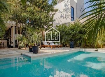 Casa · 300m² · 3 Recámaras · 2 Estacionamientos · Venta de Casa de 3 Recamras con Alberca Privada Ubicada en un Residencial en Tulum