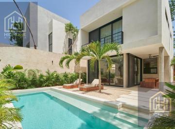 Villa · 300m² · 4 Recámaras · 2 Estacionamientos · Villa en Venta de 4 Recamaras con Alberca Privada Ubicada en Residencial Tulum