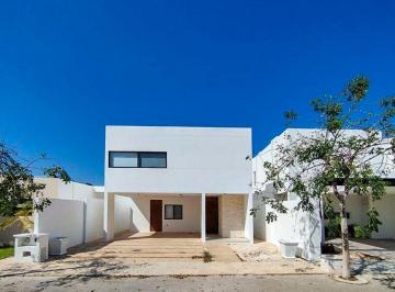 Casa de 3 habitaciones, Temozón · Casa en Renta Conkal Amueblada