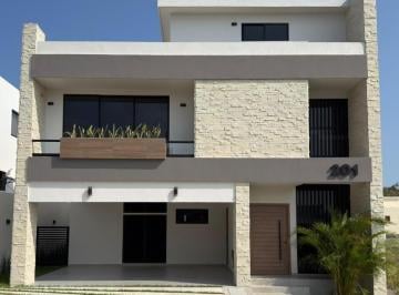 Casa de 4 habitaciones, Alvarado · Casa Espectacular en Venta