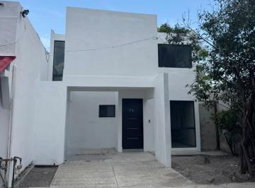 Casa · 130m² · 3 Recámaras · 1 Estacionamiento · Casa en Venta en Mitras Centro