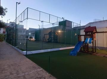 Casa · 342m² · 5 Recámaras · 4 Estacionamientos · Casa en Venta con Jardín y Cancha de Pádel en Metepec
