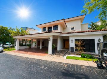 Casa en condominio de 4 habitaciones, Zapopan · Casa en Renta en Las Garzas Colinas de Sj 3 Recámaras + Estudio Pb con Baño