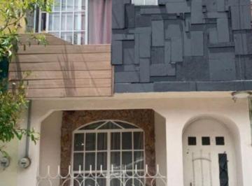 Casa de 3 habitaciones, Morelia · Casa en Venta en La Lopez Mateos Céntrica Nueva 3 Rec Zona Centro Acabados Modernos