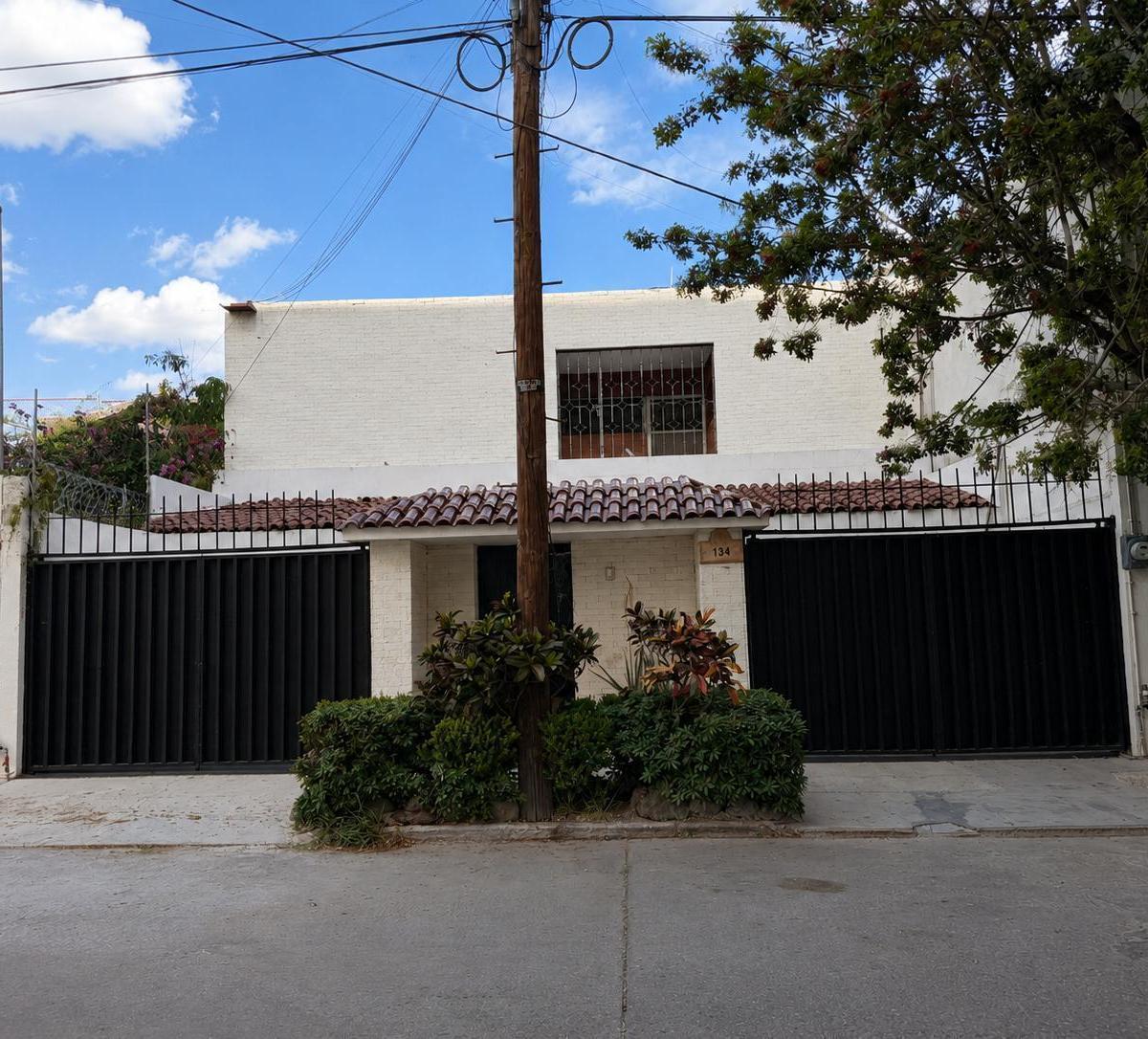 Casa en Renta Para Giro Comercial o de Oficinas - Jardines del Moral