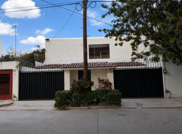 Casa · 250m² · 2 Estacionamientos · Casa en Renta Para Giro Comercial o de Oficinas - Jardines del Moral