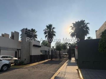 Casa de 3 habitaciones, El Marqués · Casa en Venta en Rincones del Marques Condominio Privado 3 Recamaras 2 Baños