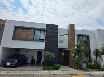 Casa en condominio de 3 habitaciones, San Pedro Cholula · Se Vende Amplia Casa en Frac. Monte Olivo, Momxpan, San Predro Cholula. Pue