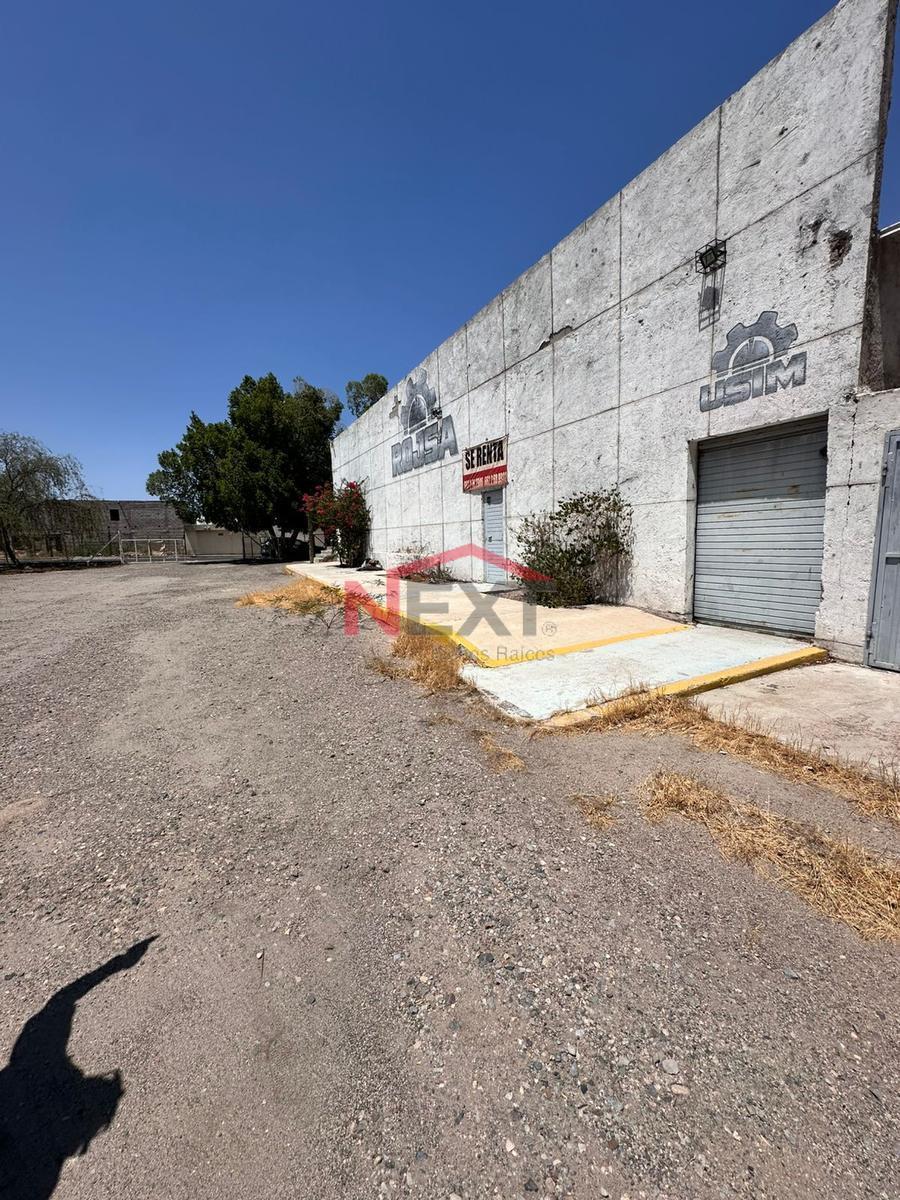 Warehouse for Rent in Hacienda de La Flor Neighborhood