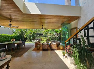 Casa de 4 habitaciones, Cuernavaca · Residencia de Lujo Frente Al Hoyo 9 y Lago | Club de Golf Tabachines | 1,275 m² Terreno | Alberca/sp
