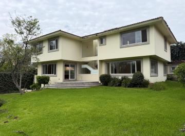 Casa de 4 habitaciones, Naucalpan de Juárez · Casa con 4 Habitaciones y Gran Jardin en Renta en Lomas Hipódromo