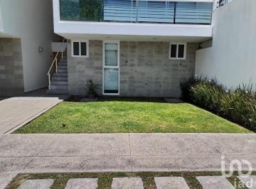 Departamento · 181m² · 2 Recámaras · 2 Estacionamientos · Departamento en Renta Amueblado Santa Fé Juriquilla