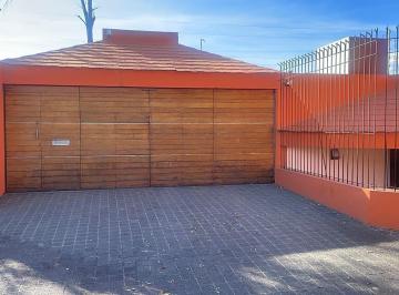 Casa · 429m² · 3 Recámaras · 2 Estacionamientos · Casa en Venta en Lomas Altas
