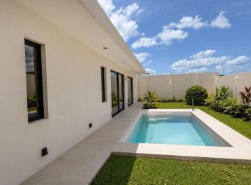 Casa · 380m² · 3 Recámaras · 2 Estacionamientos · Casa en Venta Una Planta Norte de Mérida en Privada Agosto 2026