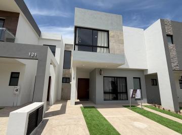 Casa · 175m² · 3 Recámaras · 2 Estacionamientos · Casa en Venta en Zapopan Coto Arce Valle Imperial