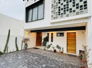 Casa · 3 Recámaras · Casa en Renta en Mayorca Cerca E Puerto Interior