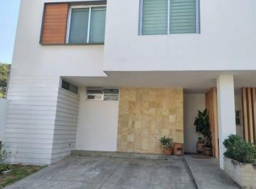 Casa · 186m² · 3 Recámaras · 2 Estacionamientos · Casa en Venta La Cima, Zapopan